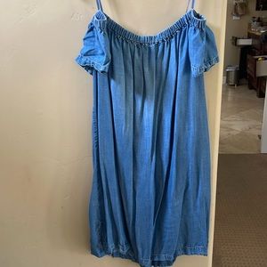 Staple piece for spring and summer! Beautiful contemporary piece